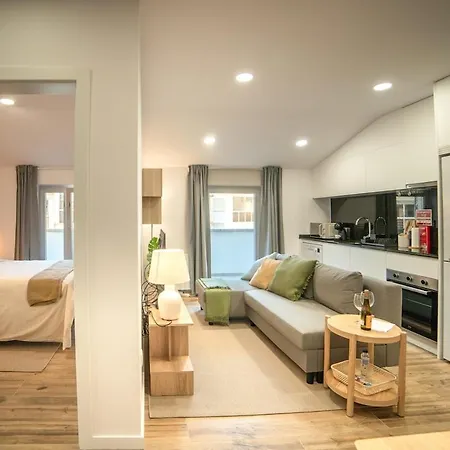Charming Santo Antonio Roof Apartment Moncao
