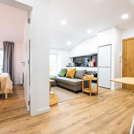 Charming Santo Antonio Roof Apartment Moncao
