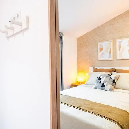 Charming Santo Antonio Roof Apartment Moncao
