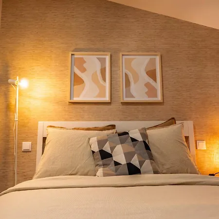 Charming Santo Antonio Roof Apartment Moncao