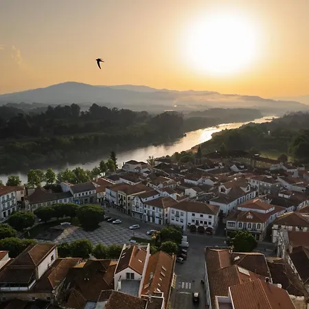 Charming Santo Antonio Roof Apartment Moncao