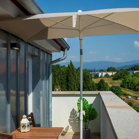 Charming Santo Antonio Roof Apartment *